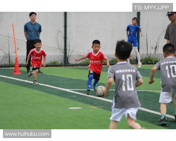 班级小足球明星的成长故事与精彩瞬间分享